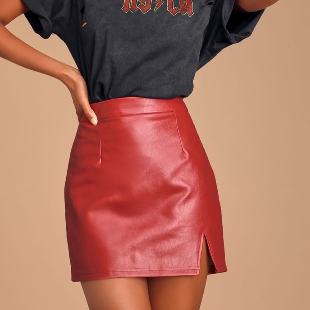 Lulus red faux leather skirt, NWT